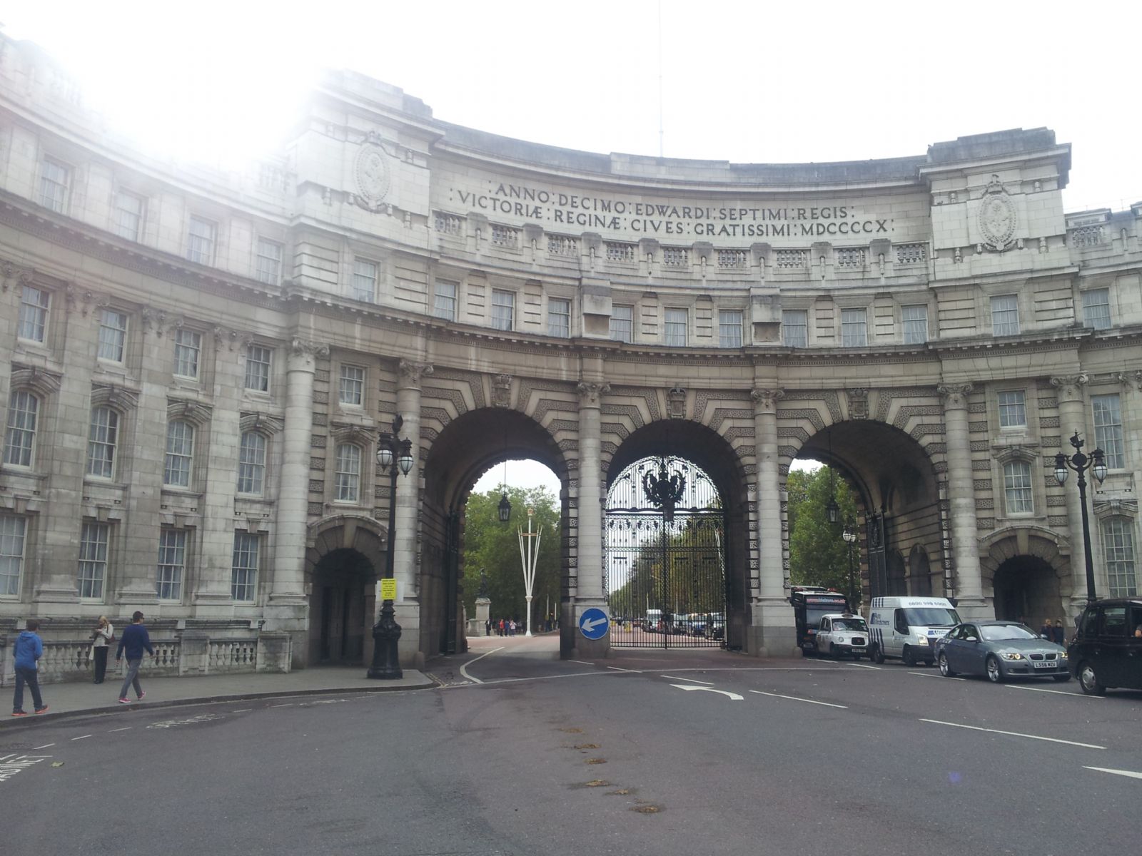 St JAMES'S PARK